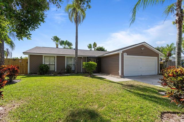 2 of 40 - 108 Cambridge Lane, Royal Palm Beach, FL