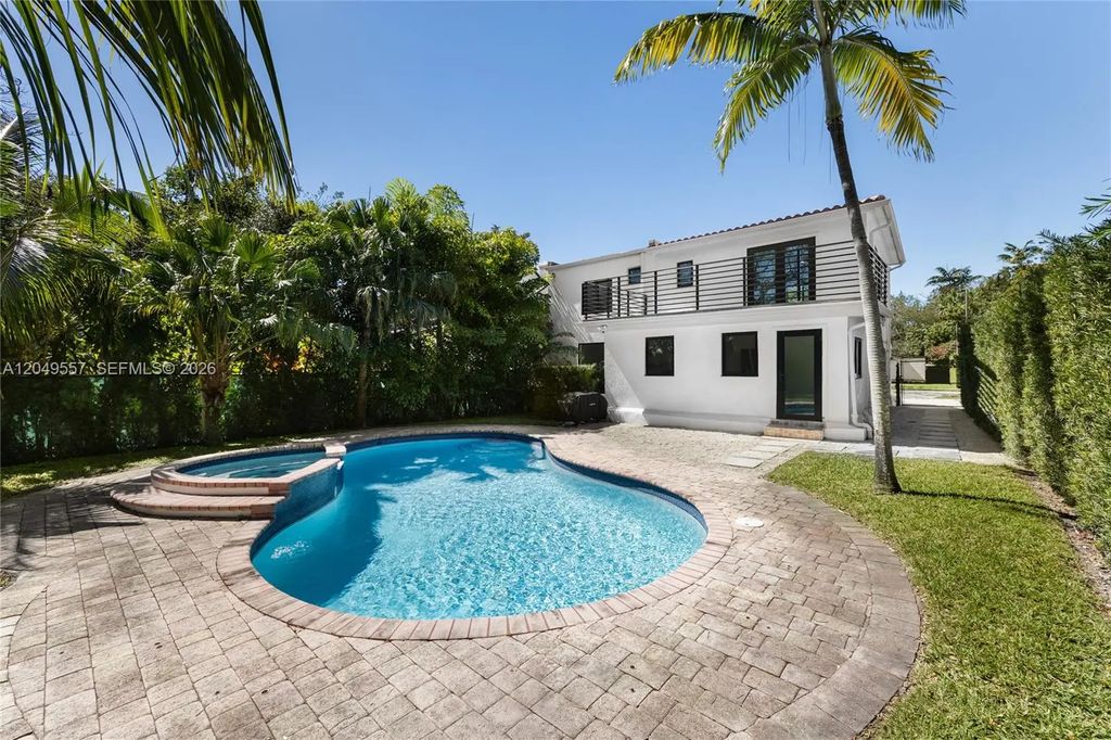 7111 Sw 63rd Avenue, South Miami