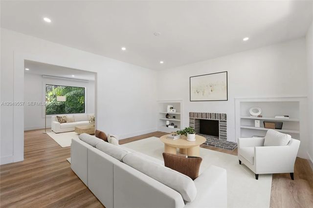 4 of 22 - 7111 Sw 63rd Avenue, South Miami, FL