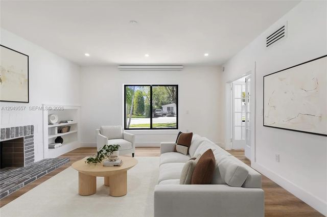 5 of 22 - 7111 Sw 63rd Avenue, South Miami, FL