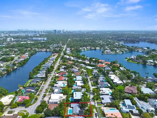 4 of 22 - 19711 Ne 21st Court, Miami, FL