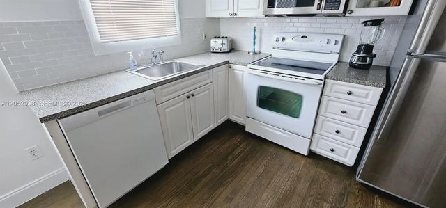 3 of 20 - 842 Meridian Avenue #3d, Miami Beach, FL