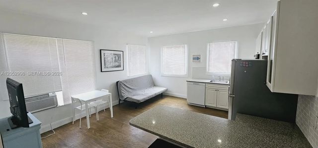 5 of 20 - 842 Meridian Avenue #3d, Miami Beach, FL
