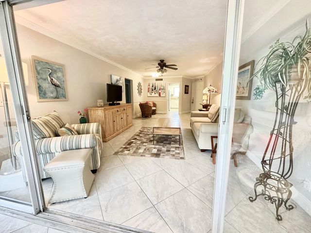 3 of 29 - 6 Garden Street #204p, Tequesta, FL