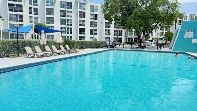 4 of 14 - 17570 Atlantic Boulevard #105, Sunny Isles Beach, FL