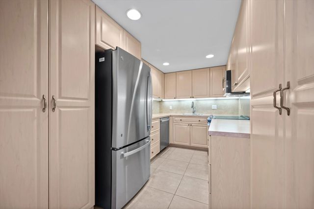 4 of 25 - 2773 S Ocean Boulevard #416, Palm Beach, FL