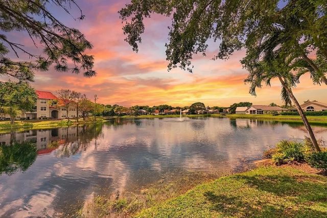 4 of 27 - 2525 Egret Lake Drive, Greenacres, FL