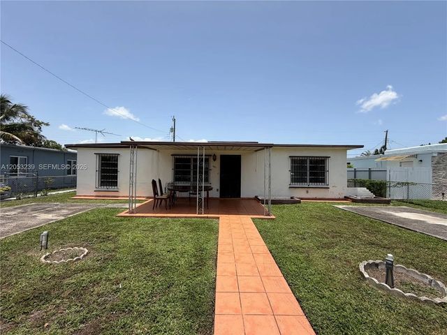 881 E 14th Street, Hialeah