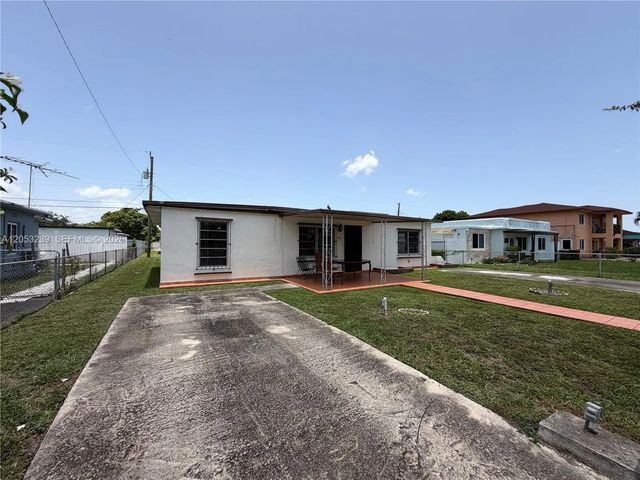 3 of 23 - 881 E 14th Street, Hialeah, FL