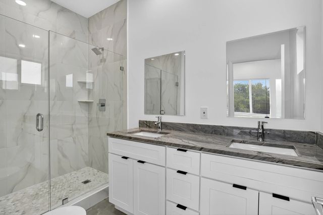 4 of 35 - 655 Nw 24th Avenue, Fort Lauderdale, FL