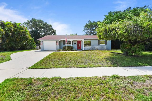 1515 Crescent Drive, Lake Park