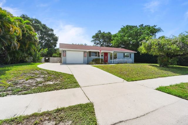 3 of 24 - 1515 Crescent Drive, Lake Park, FL