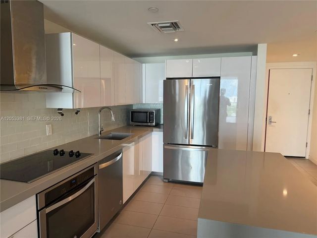 3 of 20 - 1600 Ne 1st Avenue #1711, Miami, FL