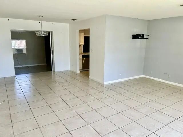 4 of 33 - 5371 Ne 17th Terrace, Fort Lauderdale, FL