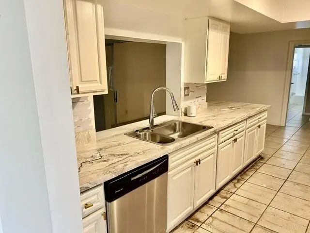 5 of 33 - 5371 Ne 17th Terrace, Fort Lauderdale, FL