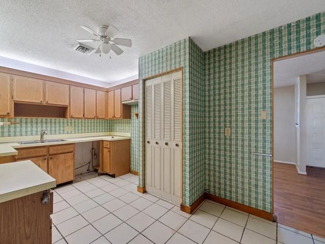 4 of 37 - 2309 Ne 13th Court, Jensen Beach, FL