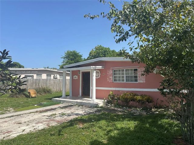 5 of 25 - 440 Nw 133rd Street, North Miami, FL