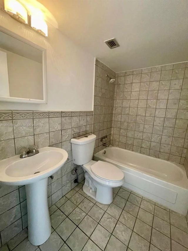 4 of 15 - 13155 Ixora Court #201, North Miami, FL