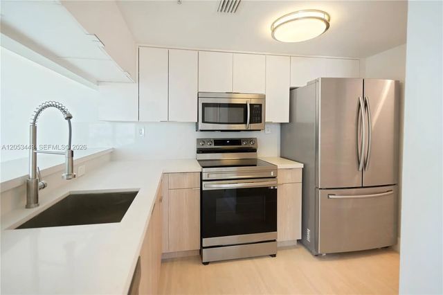 4 of 13 - 650 West Avenue #1404, Miami Beach, FL