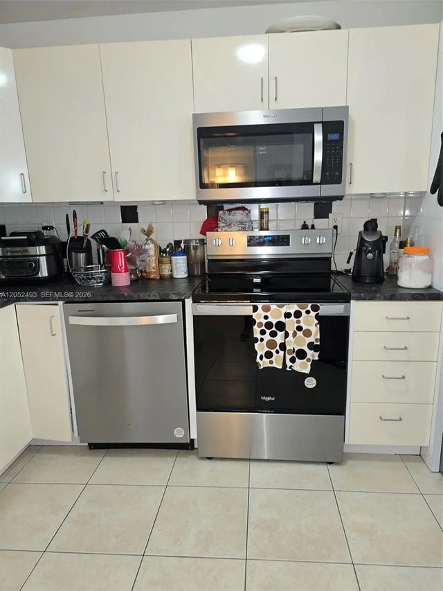 2 of 12 - 1901 Brickell Avenue #b504, Miami, FL