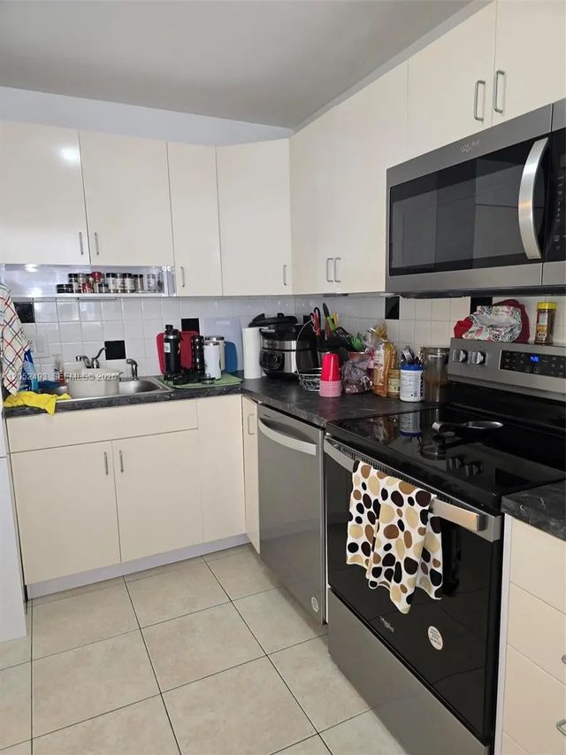 3 of 12 - 1901 Brickell Avenue #b504, Miami, FL