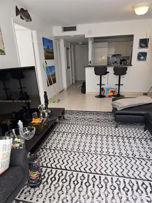 5 of 12 - 1901 Brickell Avenue #b504, Miami, FL