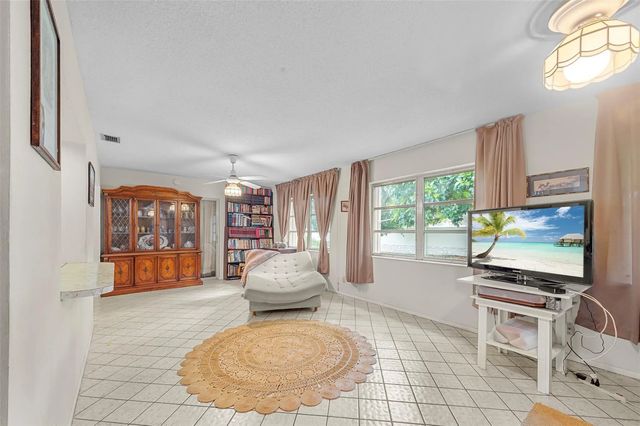 4 of 20 - 8604 Nw 57th Court, Tamarac, FL