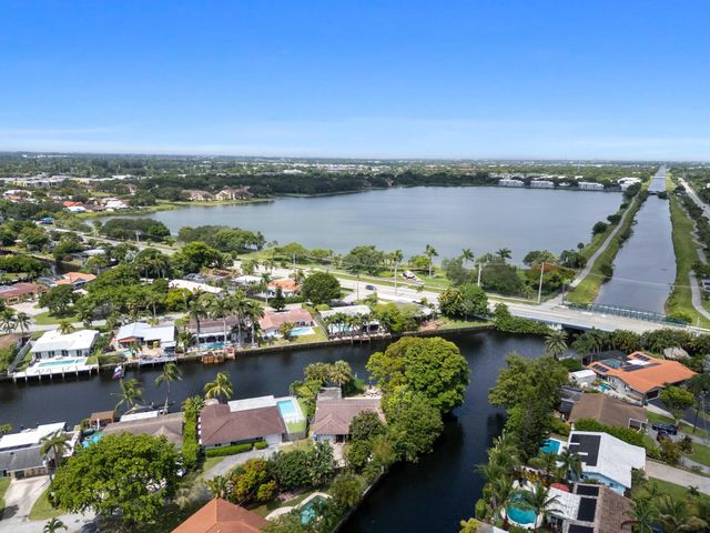 3 of 35 - 2060 Nw 37th Street, Oakland Park, FL