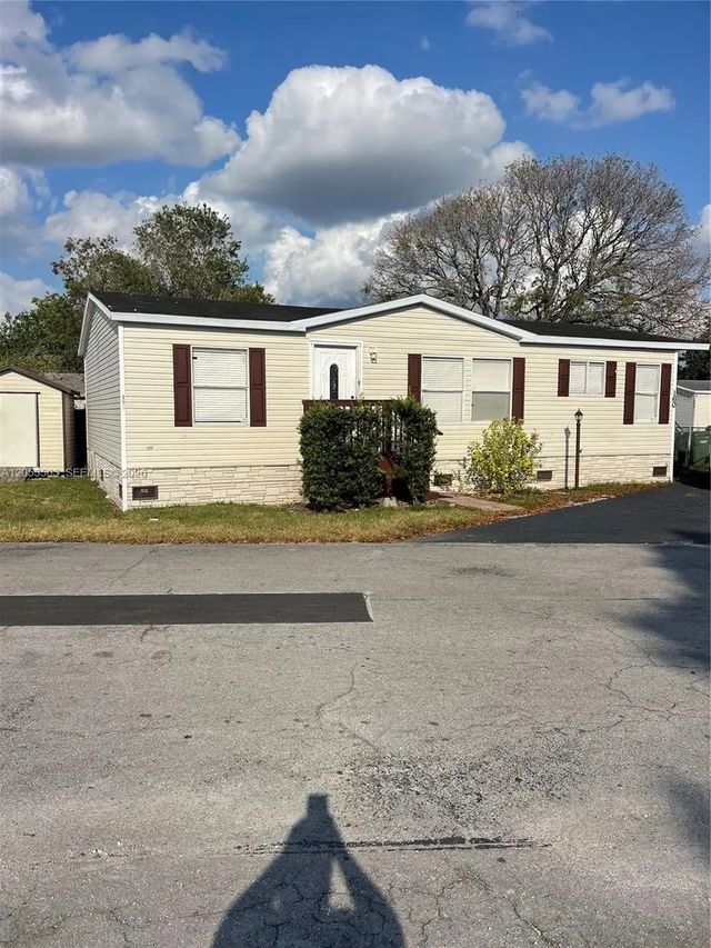220 Ne 12th Avenue #lot 160, Homestead