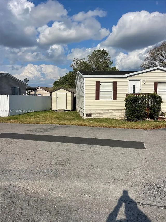 5 of 18 - 220 Ne 12th Avenue #lot 160, Homestead, FL