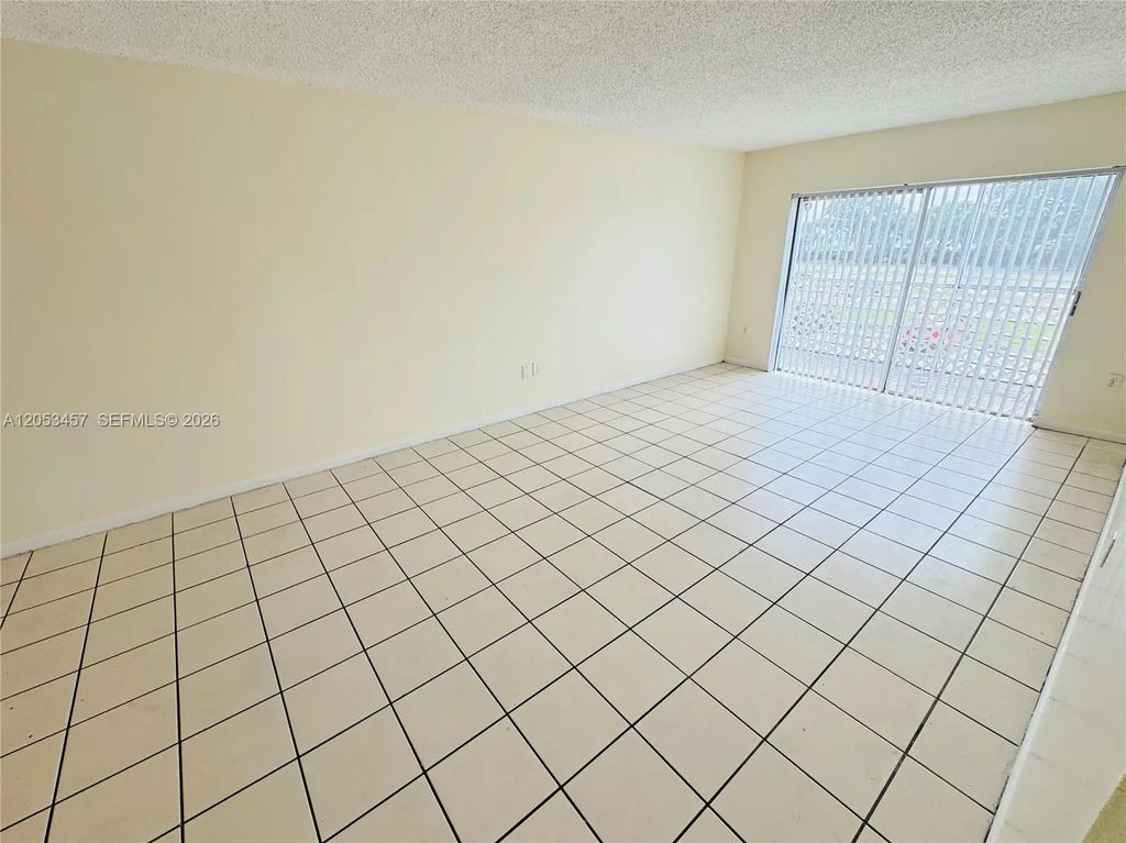 3610 Nw 21st Street #205, Lauderdale Lakes