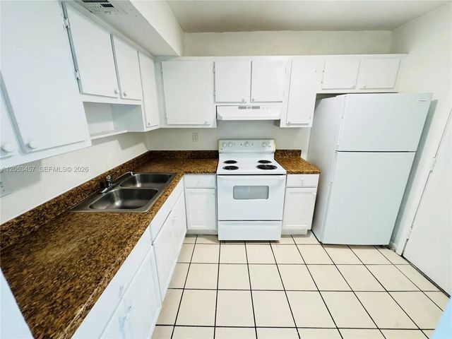3 of 17 - 3610 Nw 21st Street #205, Lauderdale Lakes, FL
