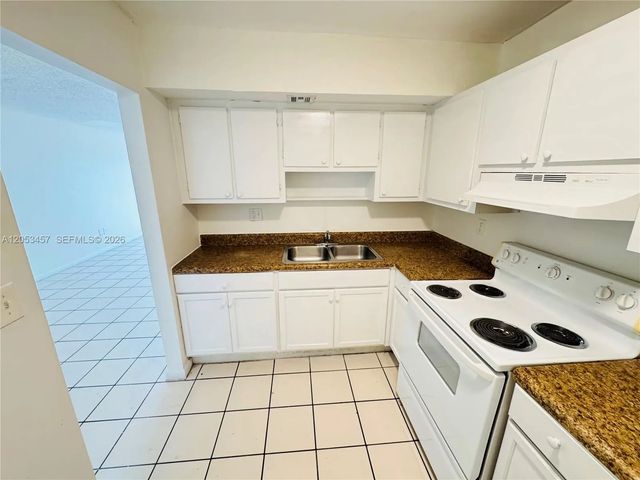 4 of 17 - 3610 Nw 21st Street #205, Lauderdale Lakes, FL