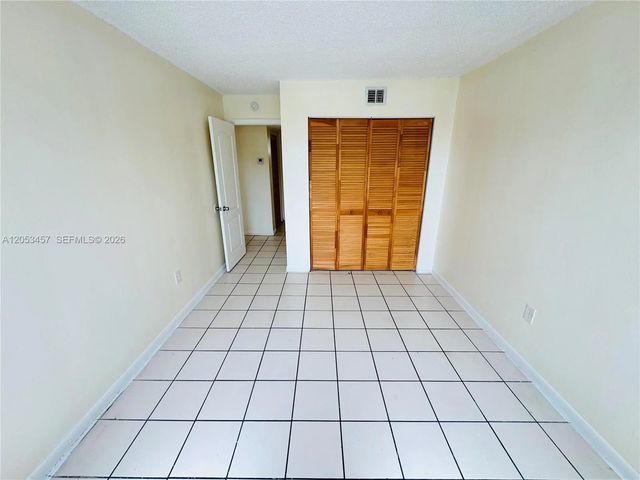 5 of 17 - 3610 Nw 21st Street #205, Lauderdale Lakes, FL