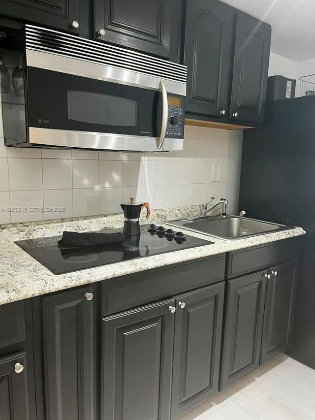 2 of 37 - 18071 Biscayne Boulevard #1402, Aventura, FL