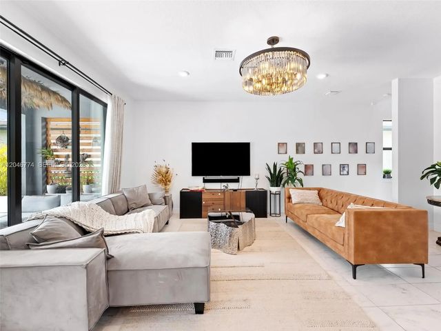 3 of 61 - 4482 Silverwood Lane S, Oakland Park, FL