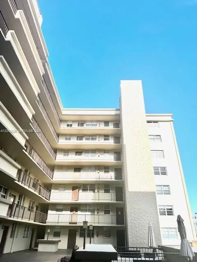 1811 Jefferson Street #210, Hollywood