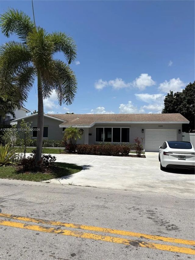 2 of 27 - 3397 Ne 20th Avenue, Oakland Park, FL