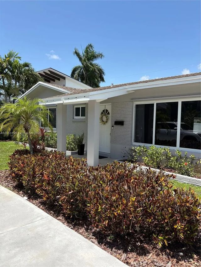 3 of 27 - 3397 Ne 20th Avenue, Oakland Park, FL