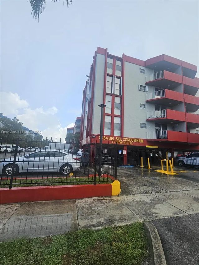 1750 W 46th Street #518, Hialeah
