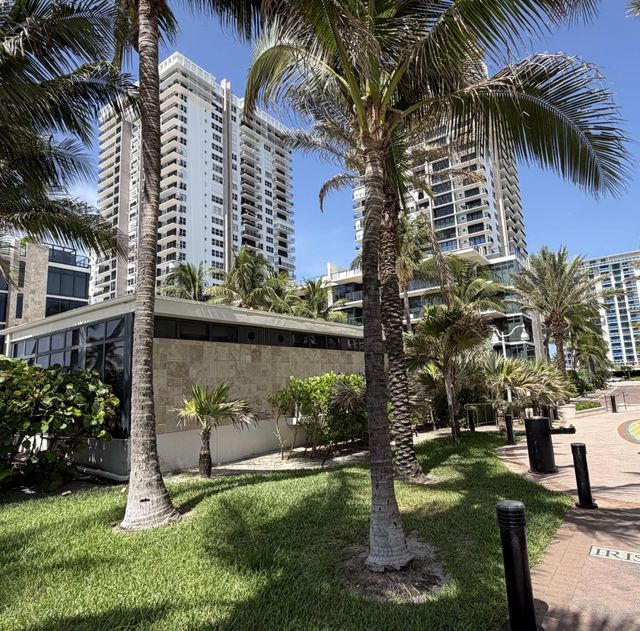 2 of 32 - 2101 S Ocean Drive #505, Hollywood, FL