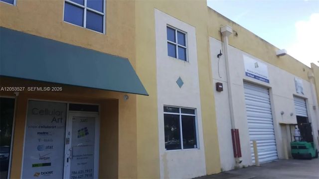 3241 Nw 82 Avenue, Doral