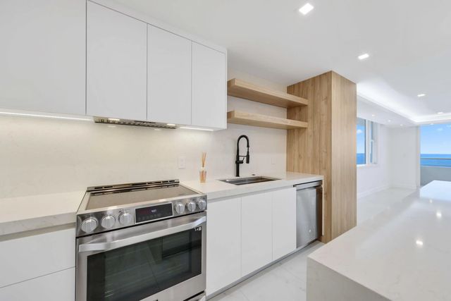 4 of 37 - 545 S Fort Lauderdale Beach Boulevard #1701, Fort Lauderdale, FL
