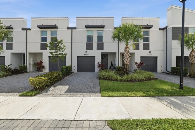 5650 Enclave Drive, Mangonia Park
