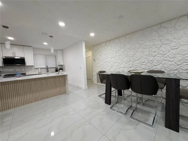 2 of 14 - 4700 Nw 1st Court, Plantation, FL