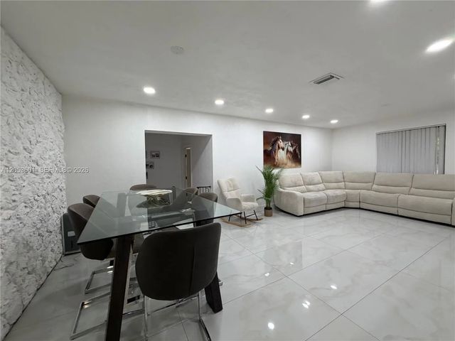 3 of 14 - 4700 Nw 1st Court, Plantation, FL