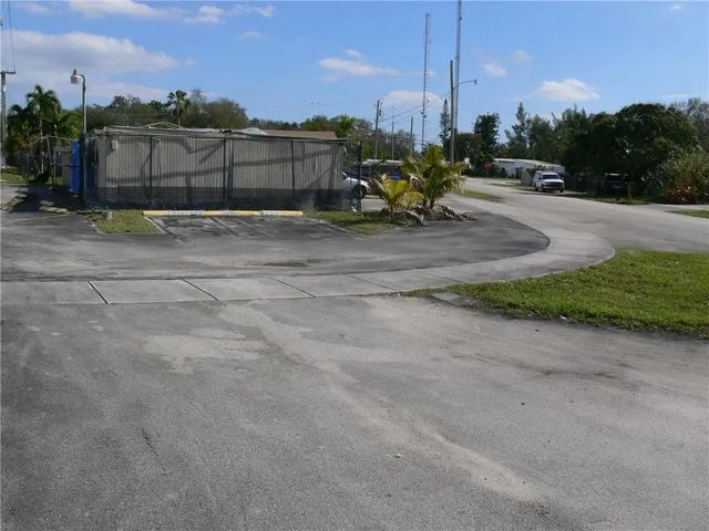 3 of 42 - 41 Williams Road, West Park, FL