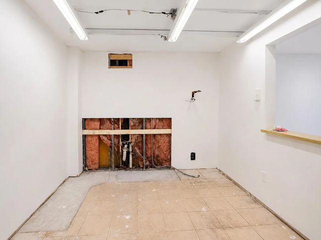 2 of 9 - 16950 W Dixie Highway #a226, North Miami Beach, FL