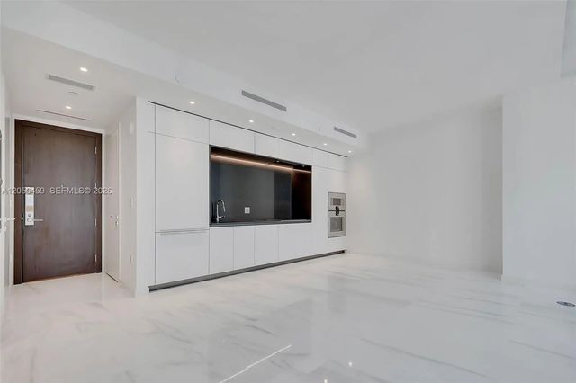4 of 70 - 300 Biscayne Boulevard Way #3008w, Miami, FL