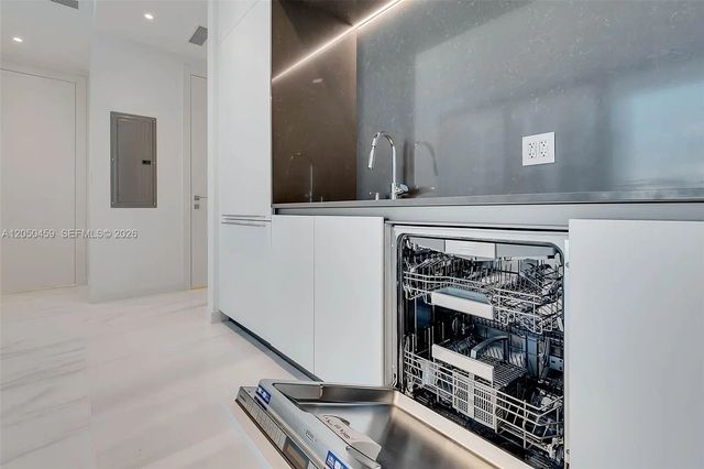 5 of 70 - 300 Biscayne Boulevard Way #3008w, Miami, FL